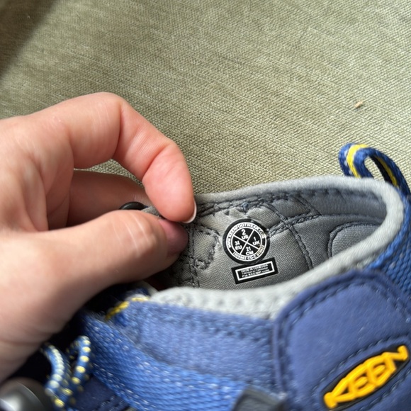 Keen Kids Newport Blue Hiking Water Flat Slip On Sandal Shoe Sz Big Kids 2 - Picture 8 of 8